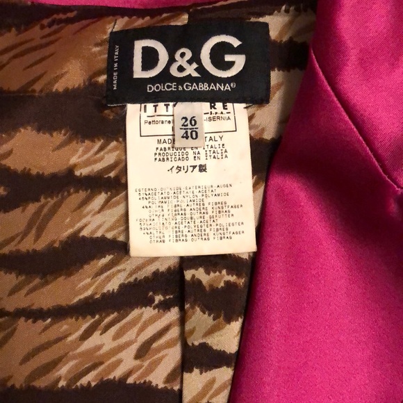 ✨BLACK FRIDAY SALE✨
Vintage Dolce & Gabbana Blazer - Picture 3 of 3